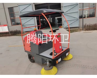 山东腾阳环卫TY-1600型电动驾驶式扫地车