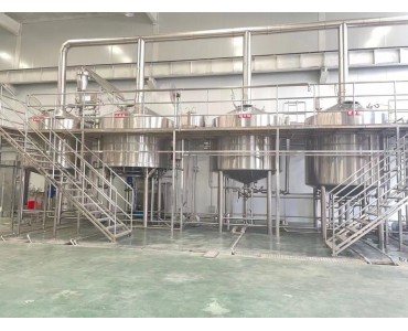 酒厂酿酒设备定制厂家日产10吨的啤酒酿造设备